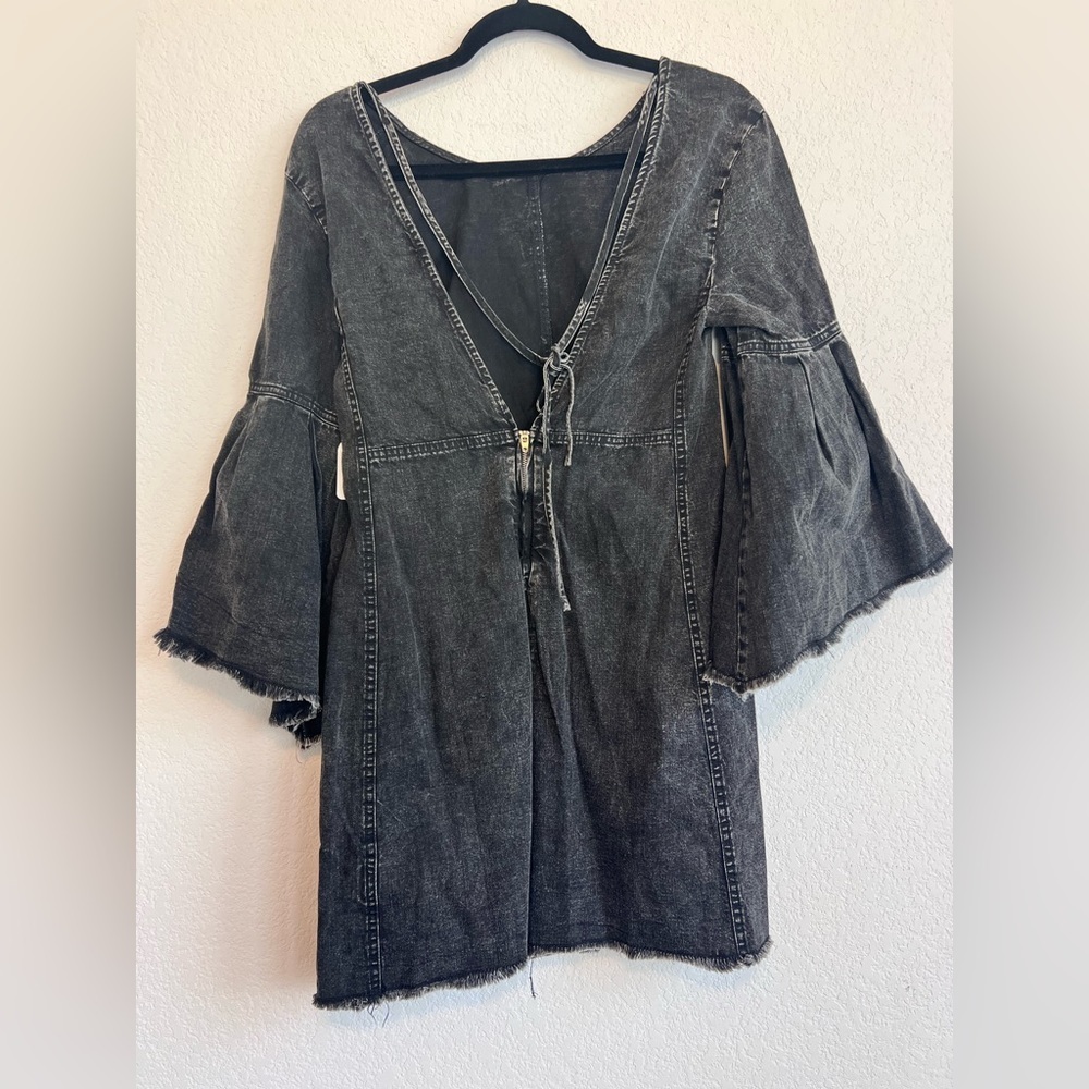NWT: WE THE FREE Black Tie Zippered Raw Cuffs and Hem Bell Sleeve Size 2 - Picture 5 of 13
